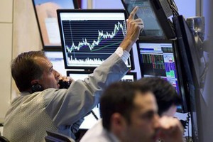 Khối ngoại bán mạnh cổ phiếu bất động sản trong tuần đầu tháng 11