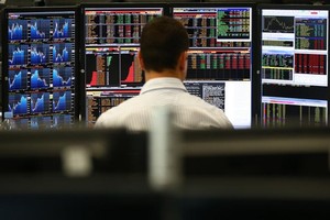 Khối ngoại mua mạnh PLX, ồ ạt bán ra PVD trong phiên 4/5