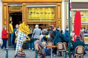 Khoai chiên - món ngon xứ Bỉ