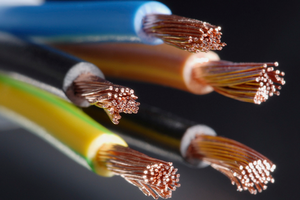 Dây cáp điện Việt Thái (VTH): Gia đình Chủ tịch đua nhau thoái vốn