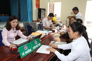 100% người nghèo và các đối tượng chính sách khác có nhu cầu và đủ điều kiện đều được tiếp cận với các sản phẩm dịch vụ do Ngân hàng Chính sách xã hội cung cấp. 