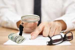 Cá nhân và tổ chức đầu tiên bị Ủy ban chứng khoán xử phạt năm 2021