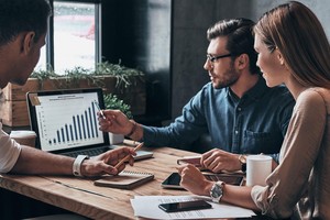 Khối ngoại giao dịch sôi động cổ phiếu chứng khoán, bán ròng đột biến gần 500 tỷ đồng trong phiên 6/2