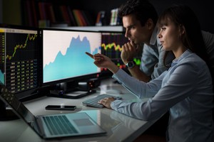 Giao dịch chứng khoán khối ngoại tuần 8-12/11: Đẩy mạnh mua bank, vẫn bán ròng gần 1.400 tỷ đồng