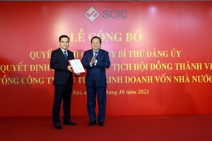 Ông Nguyễn Hoàng Anh trao Quyết định bổ nhiệm Chủ tịch HĐTV SCIC Nguyễn Chí Thành