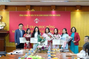 SCIC trao học bổng nâng bước tài năng trẻ năm 2022