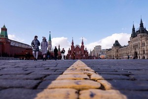 Nga tồn tại mạnh mẽ sau một năm bị trừng phạt nhờ đầu tư chưa từng có