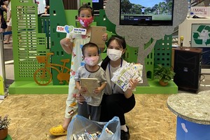 Tetra Pak đặt các gian hàng với chủ đề tái chế vỏ hộp giấy trong khoảng thời gian từ 27/5 - 5/6 để khách hàng đến tham quan và trải nghiệm tại 5 trung tâm thương mại AEON MALL tại Hà Nội, TP.HCM và Bình Dương