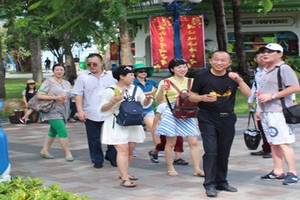 Trung bình mỗi ngày có hơn 10,4 nghìn lượt khách Trung Quốc đến Việt Nam du lịch