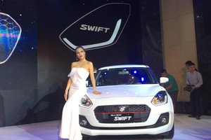 Suzuki Swift 2018 chính thức ra mắt thị trường Việt Nam với hai phiên bản GLX giá 549 triệu đồng và GL giá bán 499 triệu đồng