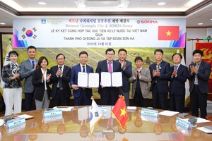 Thị trưởng TP. Gyeongju (Hàn Quốc) và Chủ tịch Tập đoàn Sơn Hà ký hợp đồng chuyển giao công nghệ nước