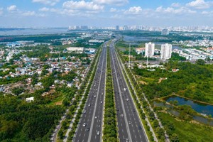 Hàng loạt hạ tầng đang đẩy mạnh triển khai và về đích xung quanh trục Võ Chí Công - Ảnh: DNCC