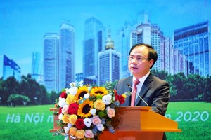 Thứ trưởng Bộ Xây dựng  Nguyễn Văn Sinh