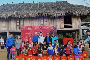 Tết ấm áp trên vùng cao Bản Tráng