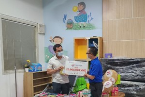 Hỗ trợ bệnh nhi ung thư máu từ quỹ từ thiện Swing for the Kids