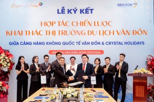 Crystal Holidays và Cảng Hàng không Quốc tế Vân Đồn ký hợp tác chiến lược về phát triển du lịch