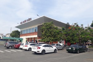 Ga Sài Gòn đìu hiu trước ngày nghỉ lễ