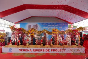 Đại diện chủ đầu tư và các đối tác thực hiện nghi thức khởi công dự án Serena Riverside .