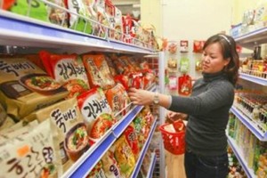 Tăng trưởng trong tiêu dùng thực phẩm đang tạo động lực lớn cho các thương hiệu Hàn Quốc đổ tới Việt Nam.