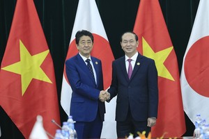 Chủ tịch nước Trần Đại Quang tiếp Thủ tướng Nhật Bản Shinzo Abe. Ảnh: TTXVN