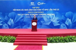 Chủ tịch nước Trần Đại Quang phát biểu tại cuộc họp báo quốc tế về kết quả Hội nghị lần thứ 25 các nhà lãnh đạo APEC