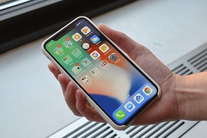 iPhone X bị tố lỗi rè loa khi mở âm lượng lớn.