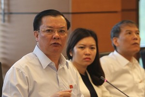 Bộ trưởng Tài chính Đinh Tiến Dũng cho rằng, để TP HCM trở thành đầu tàu kinh tế  mạnh phía Nam, bứt phá thì cần phân cấp mạnh cho thành phố