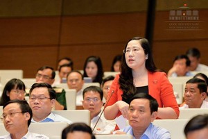 Đại biểu Nguyễn Thị Thuỷ đề cập thực trạng thu hồi tài sản trong quá trình xử lý tội phạm tham nhũng.