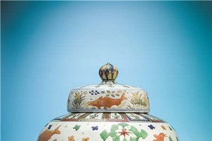 Chiếc bình cổ vừa được bán giá 622 tỷ đồng gây choáng có gì đặc biệt?