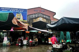 Nhiều tiểu thương chợ Cống tố cáo bà Thảo chạy hụi