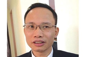 TS. Cấn Văn Lực.