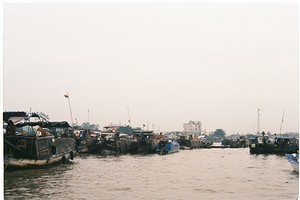 Chợ nổi Cái Răng bắt đầu nhộn nhịp từ 3h đến 4h sáng, đến tầm 9h sáng là vãn. Ảnh: Phong Vinh