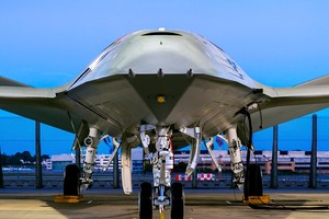 Máy bay không người lái MQ-25 mới được giới thiệu.