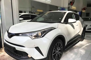 Toyota C-HR tại một showroom ở TP. HCM. 