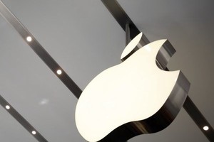 Giá trị thị trường của Apple cao gấp 10 lần so với VW hay Daimler. (Nguồn: IBTimes UK)