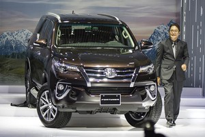 Ông Yoshihisa Maruta hết nhiệm kỳ cuối 2016, ông Toru Kinoshita (trong ảnh) thay thế làm Tổng giám đốc Toyota Việt Nam và ra mắt chiếc Fortuner nhập khẩu đầu 2017. Ảnh: AD.