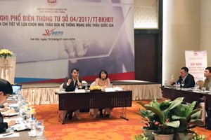 Các Chủ đầu tư, Bên mời thầu sẽ phải nghiêm túc thực hiện việc tự đăng tải thông tin đấu thầu trên Hệ thống mạng đấu thầu quốc gia và tổ chức lựa chọn nhà thầu qua mạng theo lộ trình quy định trong năm 2018.