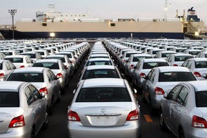 Hãng ngoại ngừng xuất khẩu xe, Việt Nam có khan hiếm?