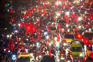 Nhiều lãnh đạo doanh nghiệp lên kế hoạch tổ chức nhân viên đi cổ vũ U23 Việt Nam đá chung kết vào cuối tuần này. Ảnh: Ngọc Thành