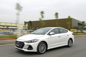 Hyundai Elantra Sport khởi điểm từ 729 triệu đồng