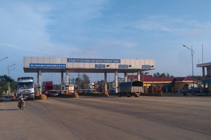 BOT Quảng Trị giảm 50% giá vé, nhiều xe vẫn né trạm