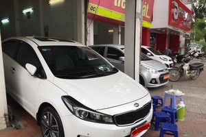 Hầu hết đại lý kinh doanh xe cũ thời điểm hiện nay vắng khách, nhiều nơi cả ngày không có khách ghé qua xem xe