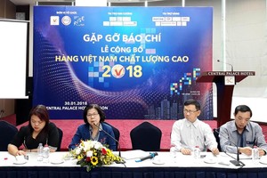 Bà Vũ Kim Hạnh cho biết, trong 640 doanh nghiệp đạt chứng nhận năm nay có cả Công ty cổ phần Kỹ nghệ thực phẩm Việt Sin, từng bị thu hồi giấy chứng nhận HVNCLC hồi tháng 8/2016.