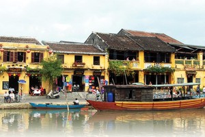 Đô thị Hội An cổ kính, trầm mặc nhưng luôn ẩn chứa dòng chảy thương mại mạnh mẽ