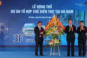 Cỗ xe tăng Masan đang tiếp tục sứ mệnh phụng sự hơn 93 triệu người tiêu dùng Việt Nam với việc mới đây nhất đã động thổ nhà máy chế biến thịt mát đầu tiên tại Việt Nam có tổng mức đầu tư 1.000 tỷ đồng.