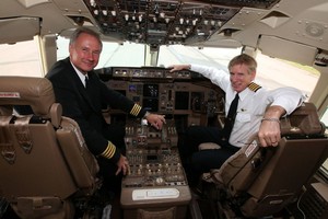 Ông John Dunkin (trái) lái máy bay riêng của ông Trump năm 2014 (Ảnh: Getty)