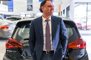 Ali Reda, kỷ lục gia mới về doanh số xe. Ảnh: USAtoday.