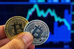 Bitcoin đang bị "bỏ rơi" khi khối lượng giao dịch bình quân mỗi ngày đã sụt giảm chỉ còn một nửa so với mức đỉnh cuối năm 2017.