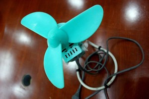 Chiếc quạt con cóc của Điện cơ Thống Nhất một thời từng là vật dụng không thể thiếu của các gia đình Việt.