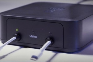 Thiết bị mở khoá iPhone với thiết kế nhỏ gọn.